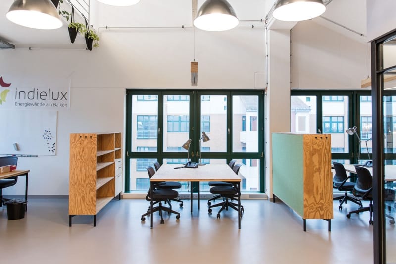 muesiemue Interiordesign, Openspace Office und Prototyping Tische, Konferenztische und Lounge Bereich, Funktion und Design von handwerkplusdesign und Tonia Welter für Cleantech Innovation Center